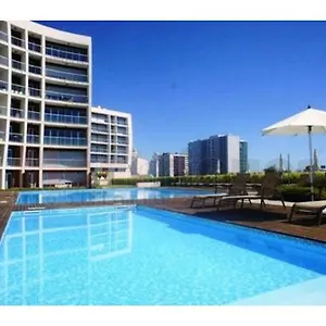 Charming With Balcony & Pool Apartment Lisbon